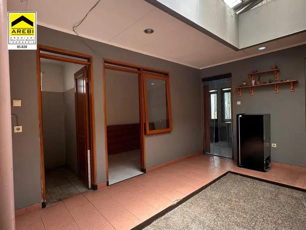 Modern Spacious House Full Furnish dengan Taman Cantik & Parkir Lega di Setra Sirna Bandung