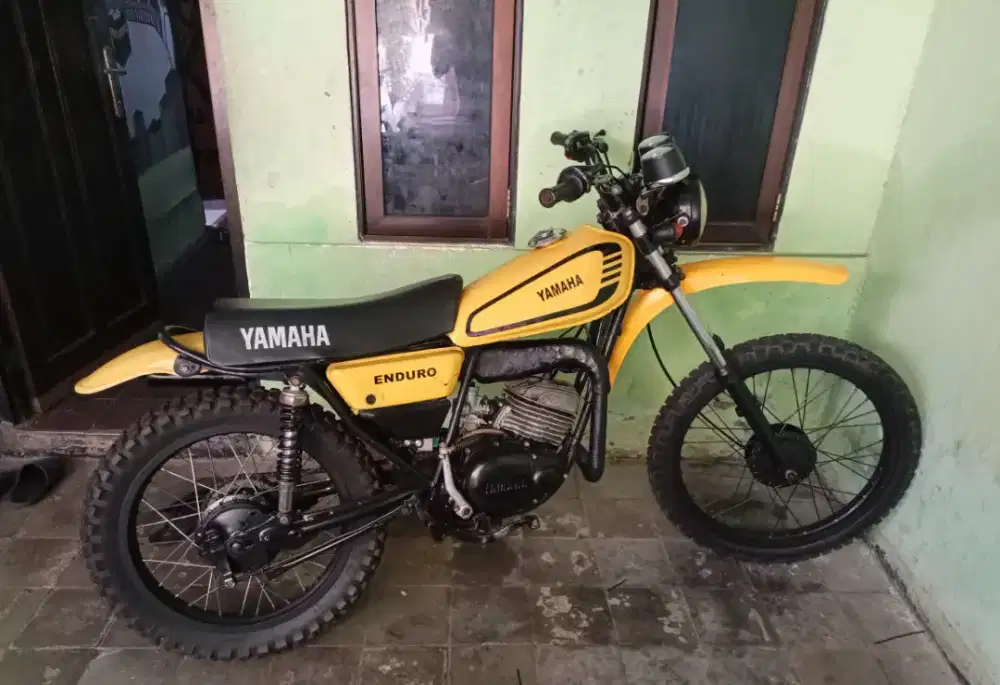 Yamaha DT-100 ENDURO