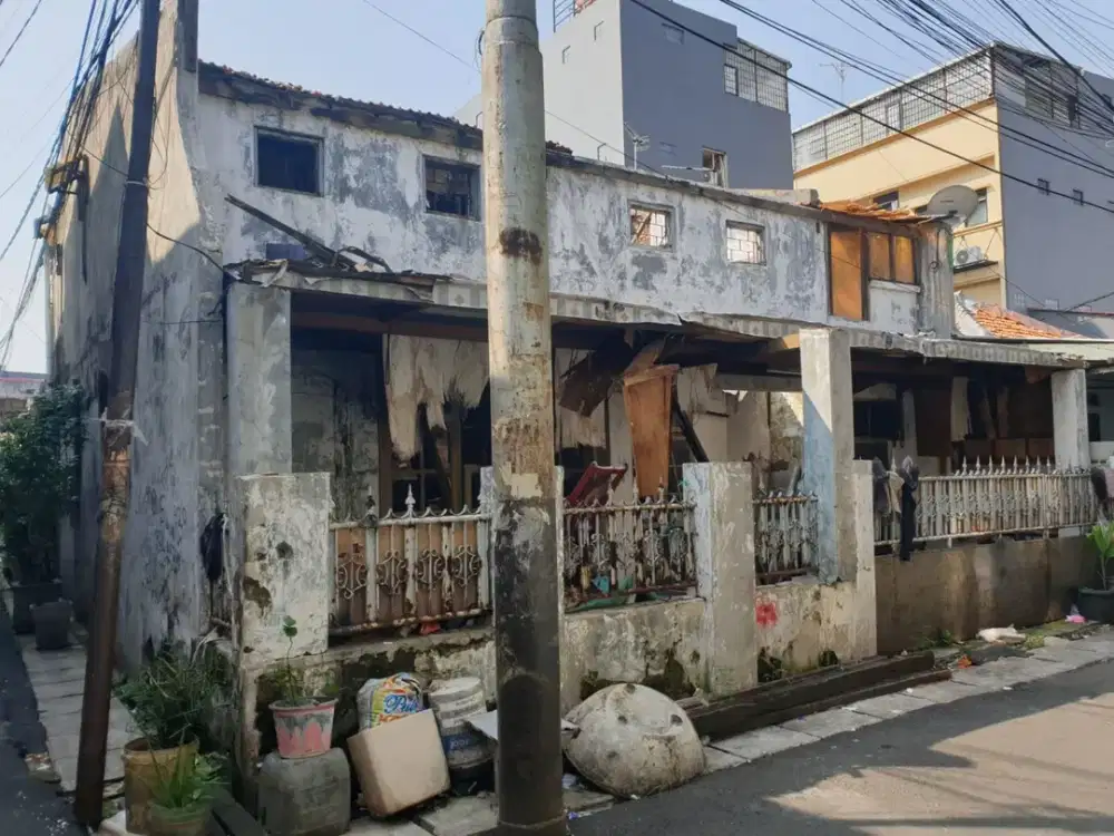 RUMAH TUA GUNUNG SAHARI DIJUAL CEPAT LOKASI DITENGAH KOTA JARANG ADA