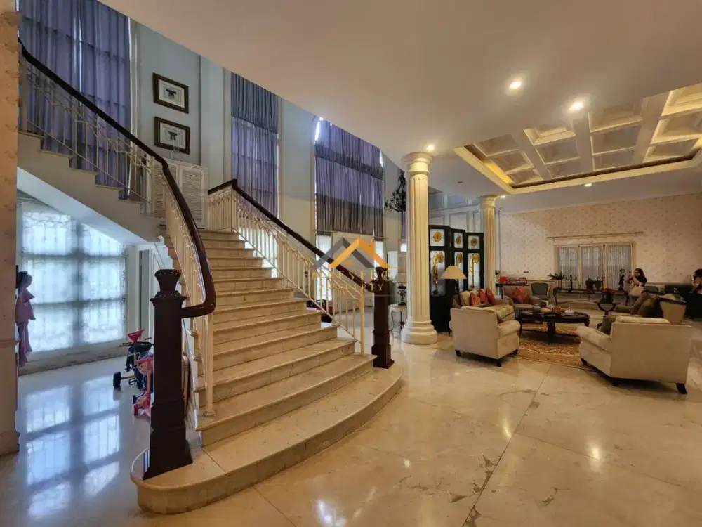 Dijual Villa Jumbo Concept Classic Modern Komplek Cemara Asri Medan