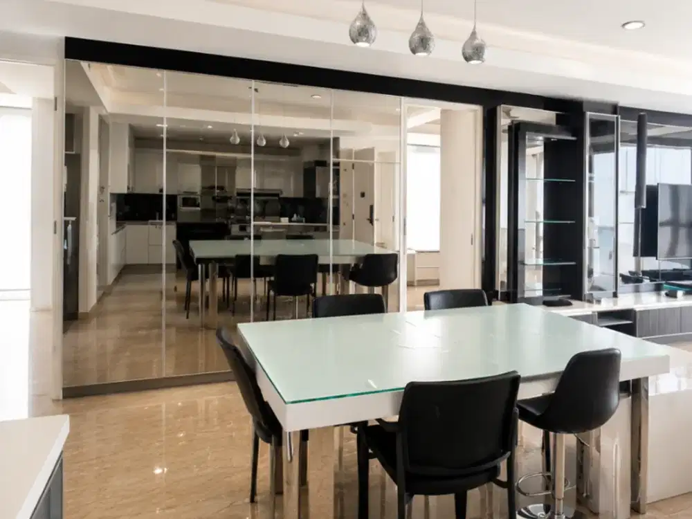 Apartemen Royale Springhill 196m2 3BR Full Furnish Private Lift