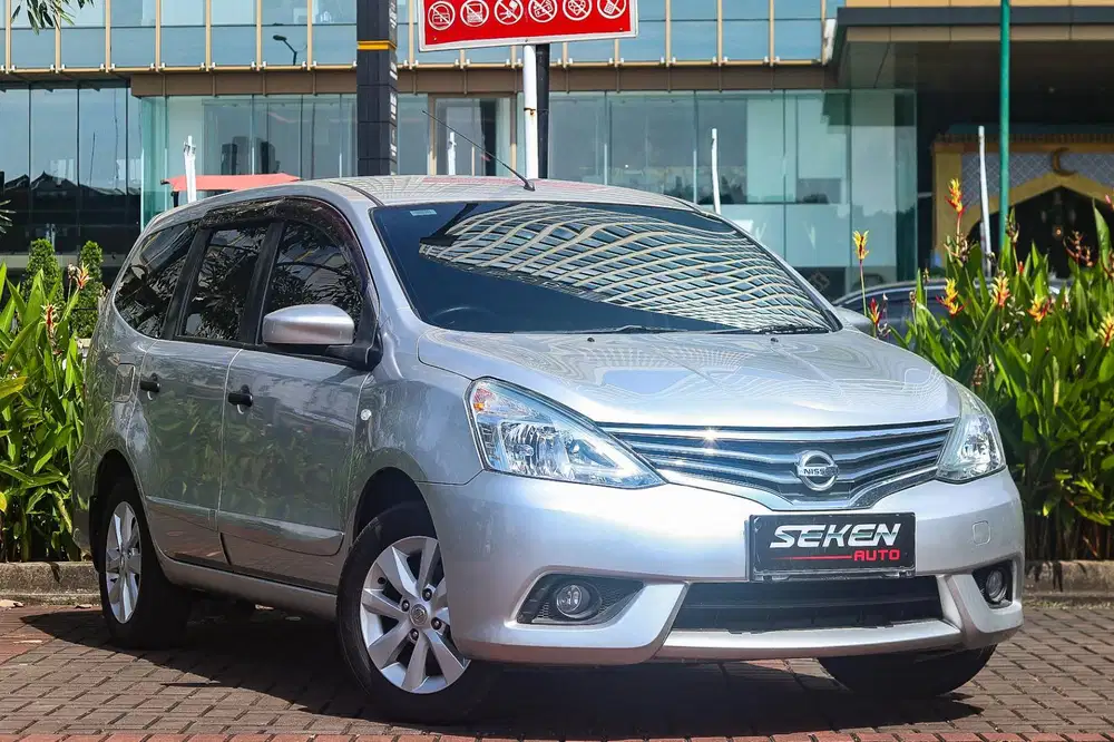 Nissan Grand Livina 1.5 SV Facelift AT Matic 2016 Silver Metalik.