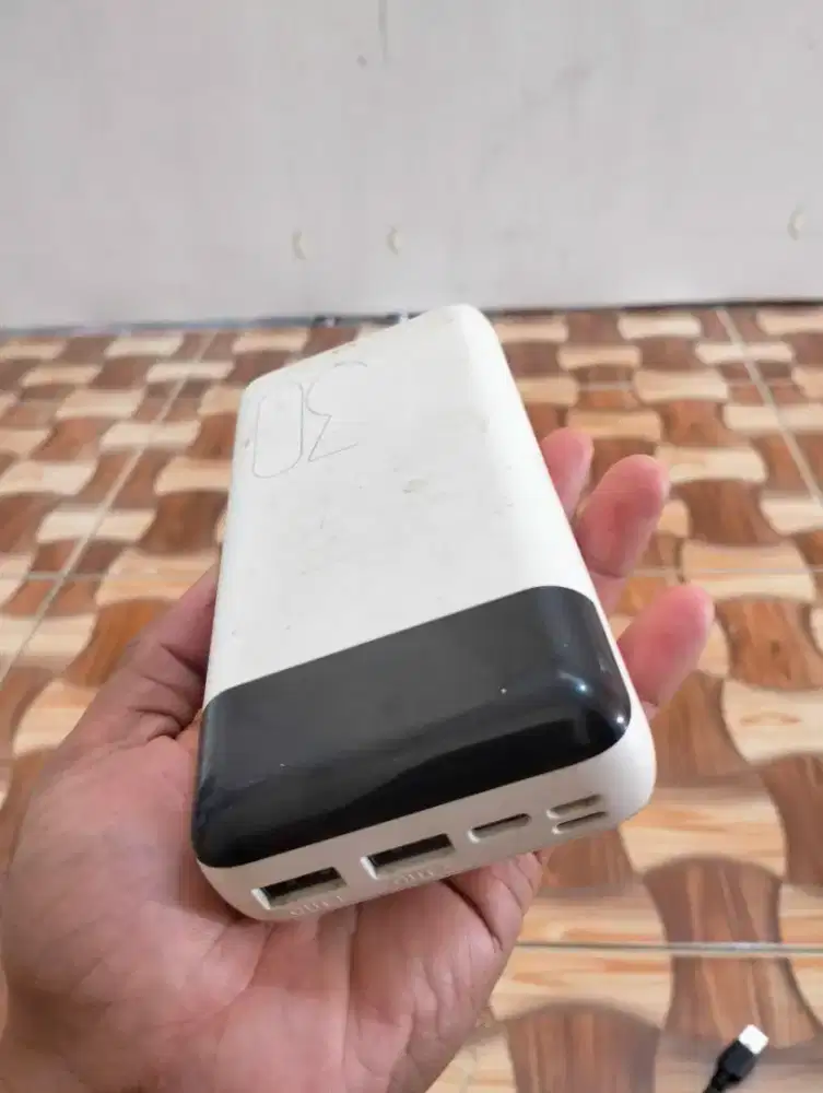 DI JUAL POWERBANK 30 MODEL:SD0918-1905 KAPASITA:37V 30000mAH SECOND