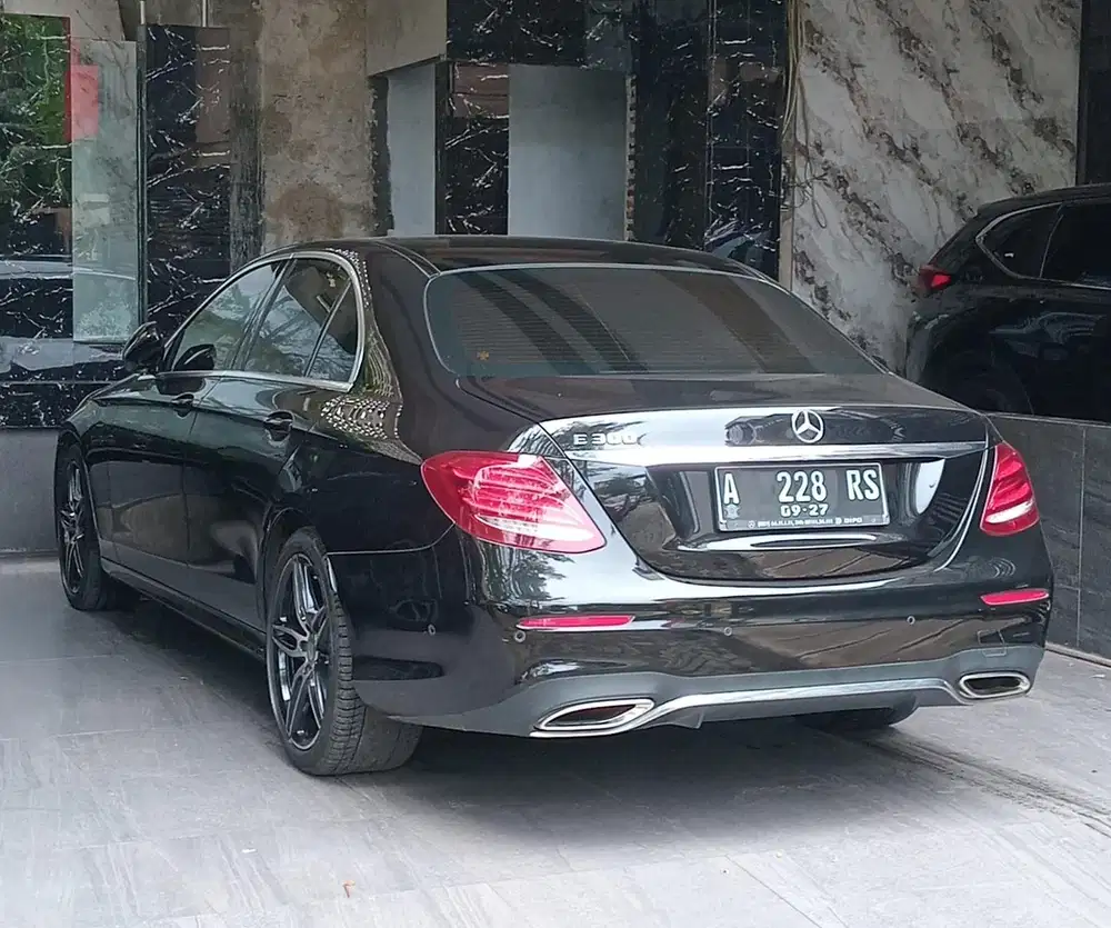 Mercedes-Benz E300 2017 Bensin