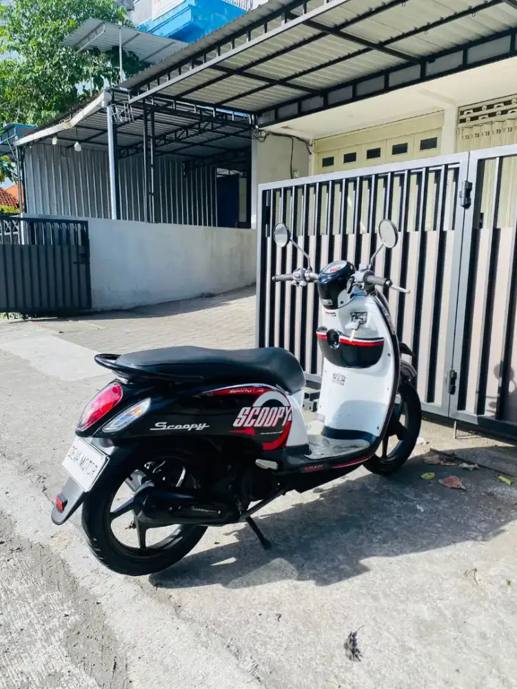 Scoopy 2016 hitam Deva motor