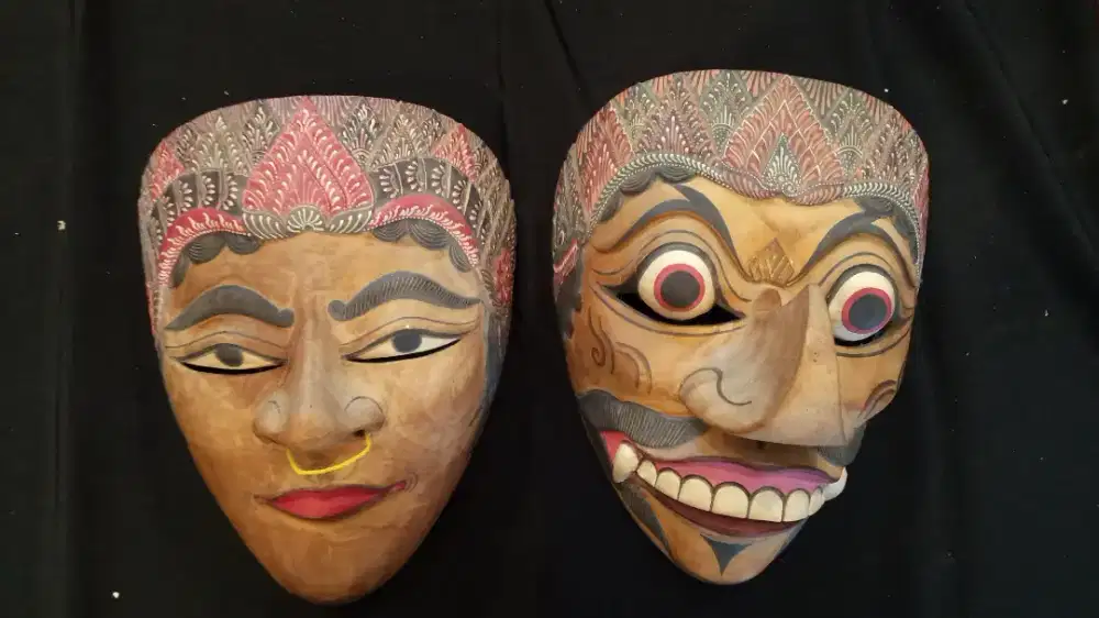 Topeng Kayu Lawas Antik
