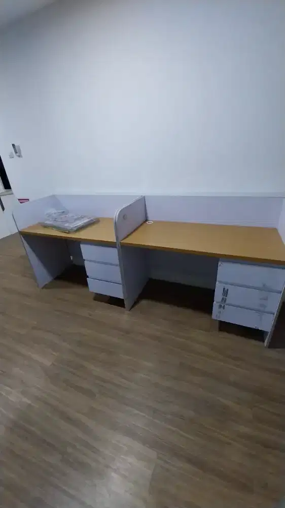 DIJUAL MEJA BEKAS KANTOR 6 UNIT
