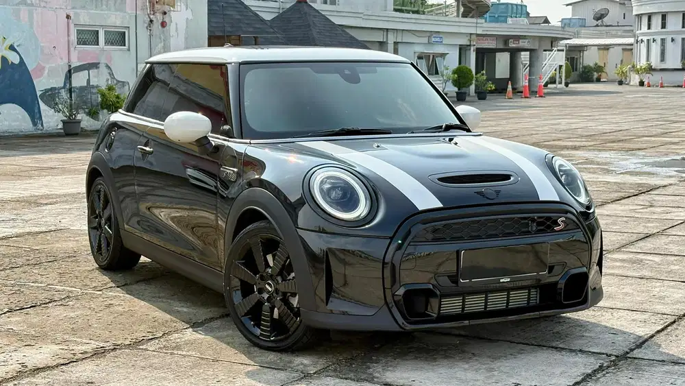 [KM 1.000 PERAK]MINI COOPER S 2.0 TURBO LCI F56 3 DOOR 2023 LIKE NEW