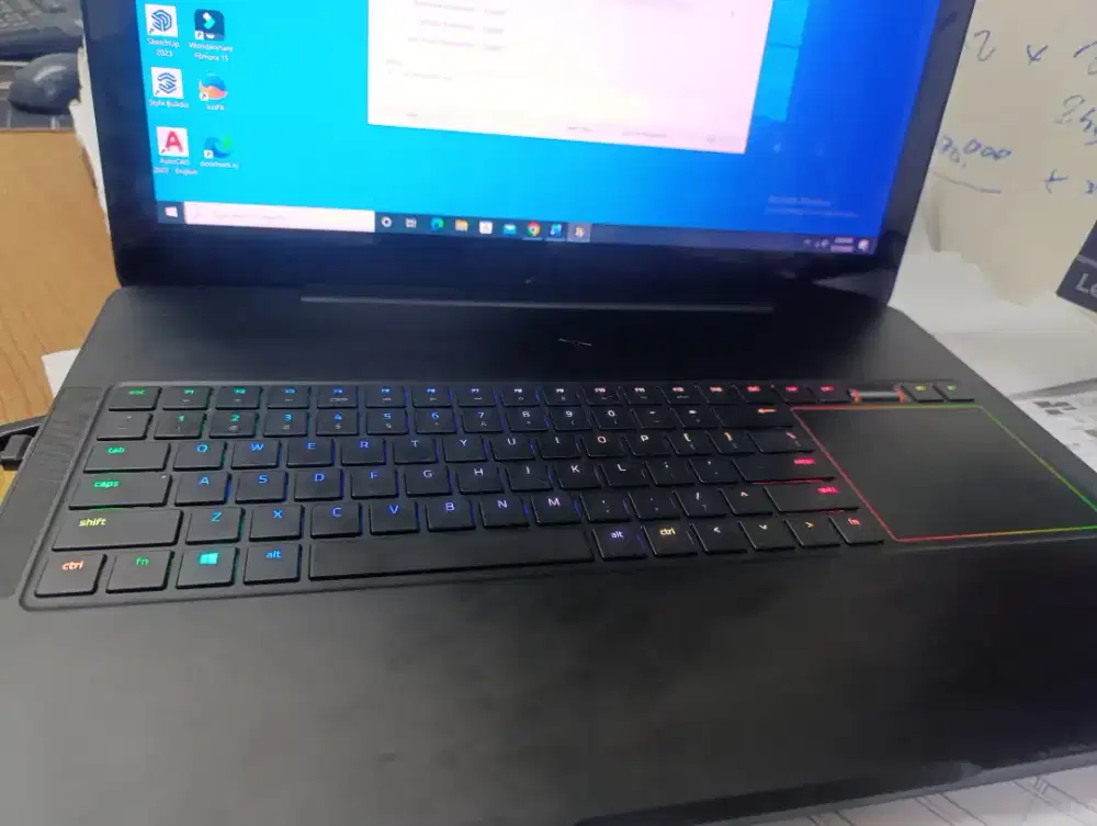 Lazer blade core i7 GTX 1080 touchscreen