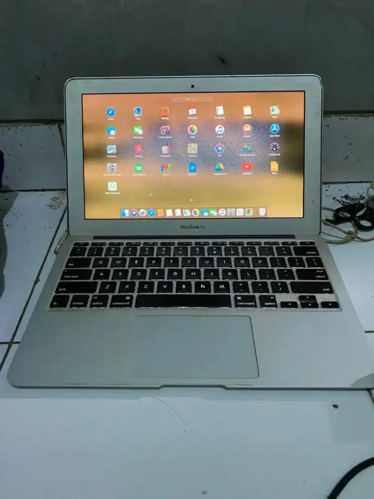 Macbook air 2011 11inc