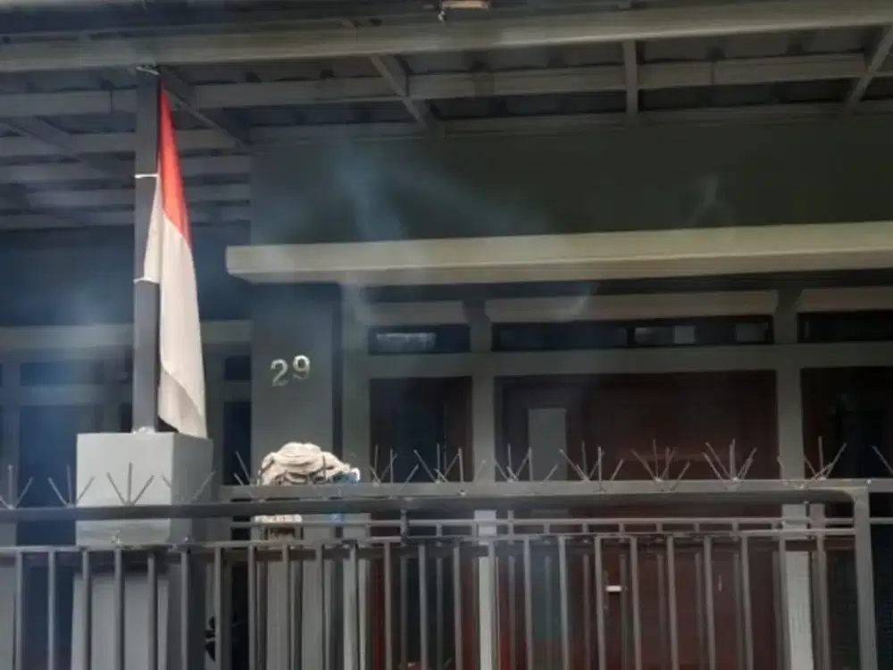 SEWA CEPAT RUMAH STRATEGIS DENGAN LINGKUNGAN NYAMAN DAN TENANG DI ANTAPANI