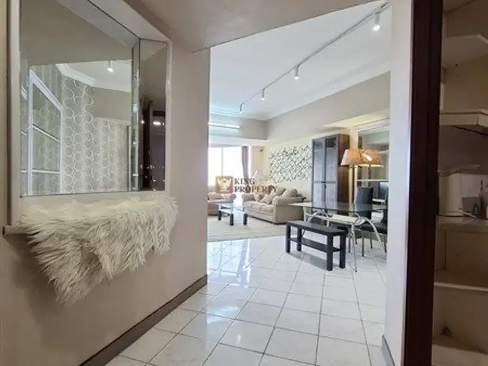 Lokasi Strategis! Hunian Klasik Terawat Siap Huni Disewakan Condominium 2Br+ Taman Anggrek Taman Anggrek Mall
