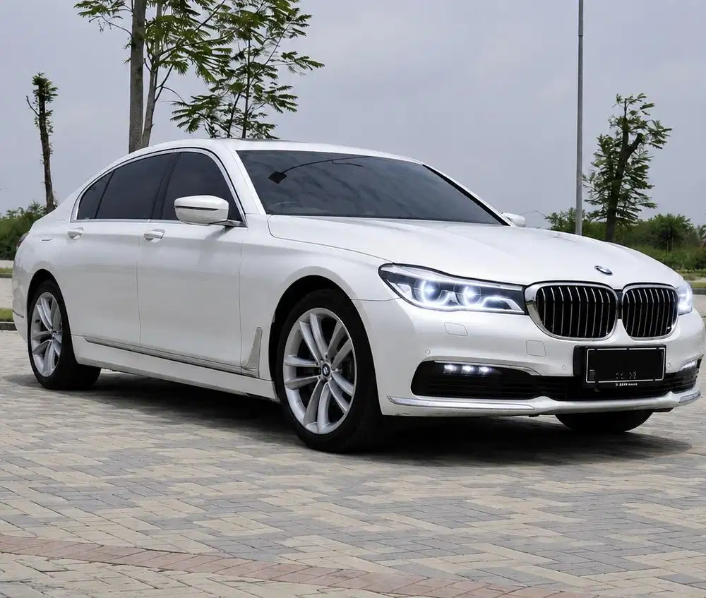 Termurah ! BMW G12 730Li Luxury ( Kondisi Siap Pakai SANGAT TERAWAT )