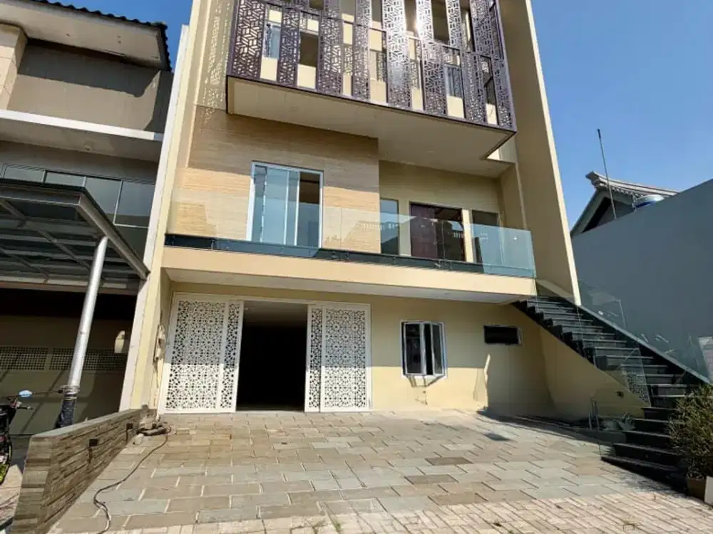 Dijual Rumah Siap Huni 3.5 Lantai di Serenade PIK
