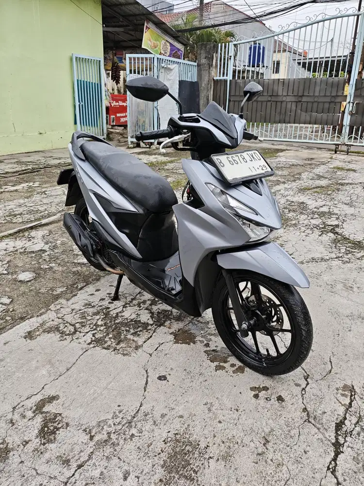 Honda beat 2024 silver