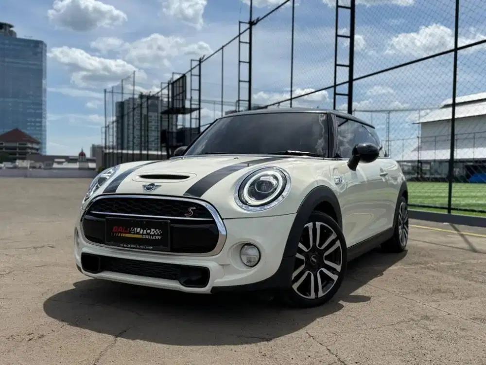 Mini Cooper S Doors A/T 2019,KM 18 RB,service Record