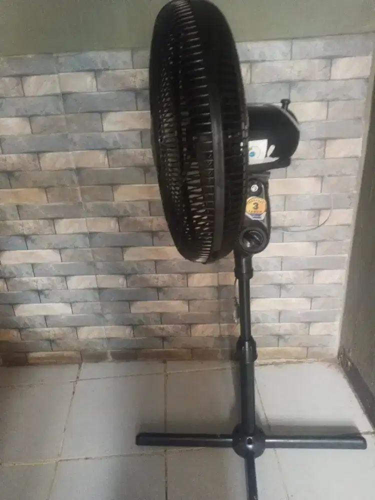 Kipas angin miyako 16inc