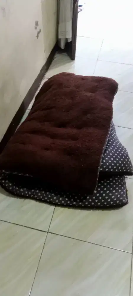 Kasur lipat lantai