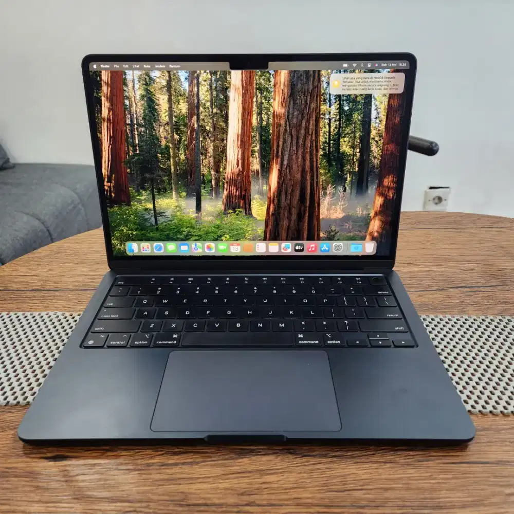 Macbook air m2 8/256gb nevy unit charger mulus jual cepet aja