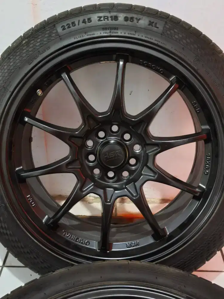 Di jual velg ring 18 komplit ban HRV INNOVA CRV XPANDER DLL