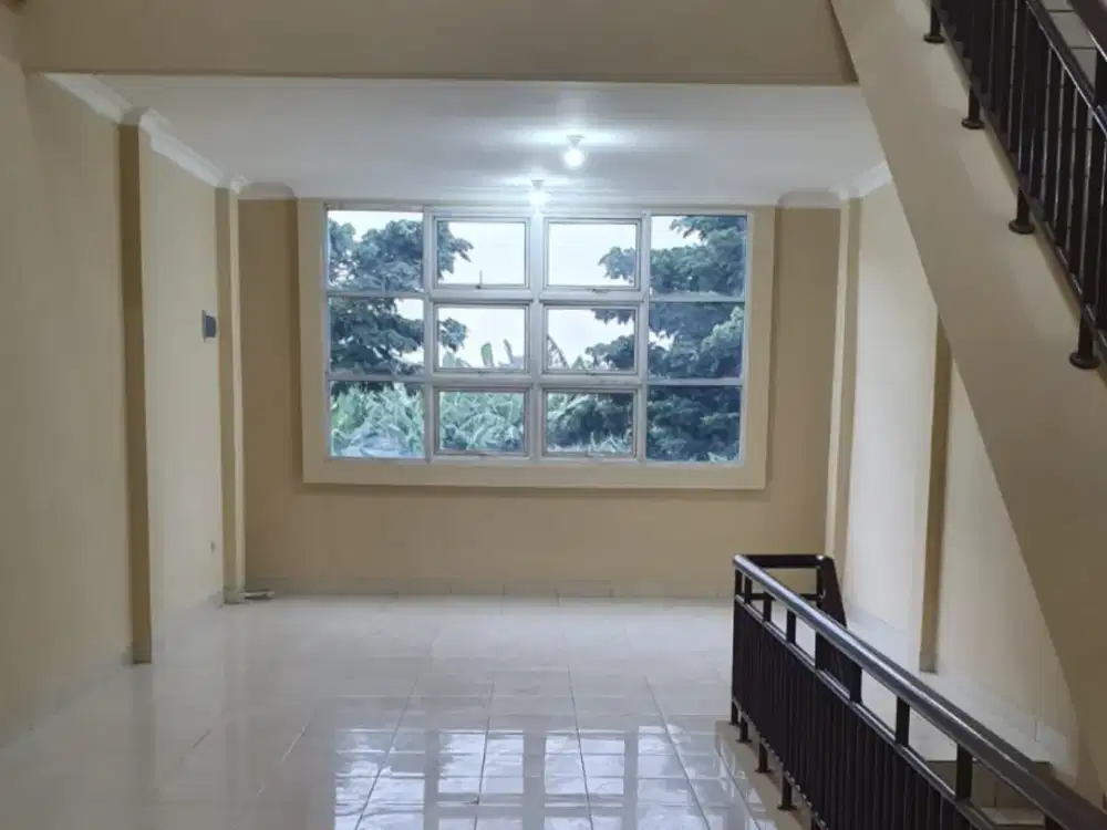 Disewakan Ruko di Malibu Hadap Timur Cocok untuk Kantor