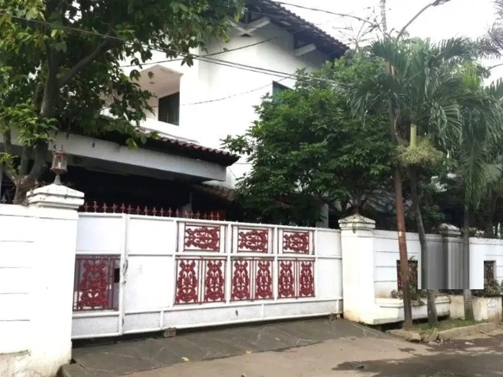 Rumah Mewah Dijual Hook 2 Lantai di Cipinang Jakarta Timur