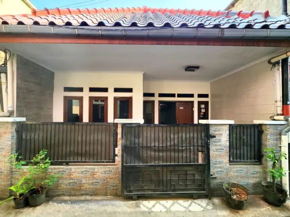 Dijual rumah 2lt luas 98m Cawang Kramat Jati Jakarta Timur