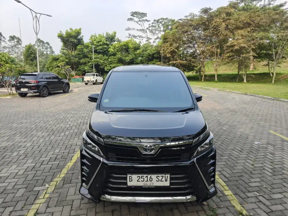 Jual Toyota voxy 2018