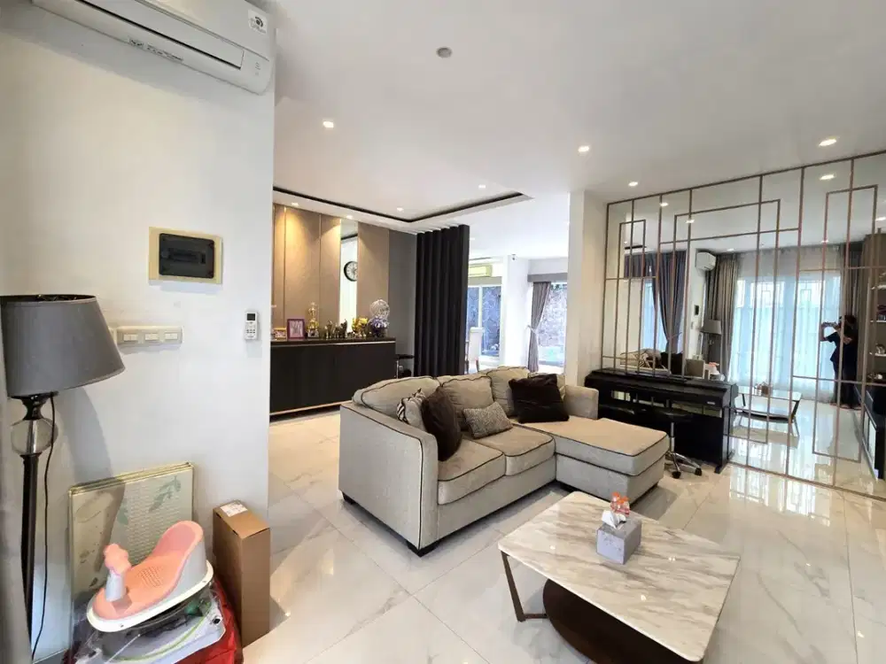Rumah 2lt 10x20 200m type 3KT Ada Private Pool Cluster Regina Metland Cakung