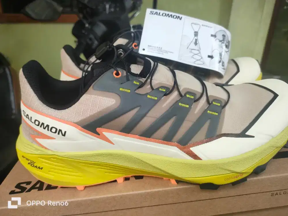 Di Jual Sepatu Baru