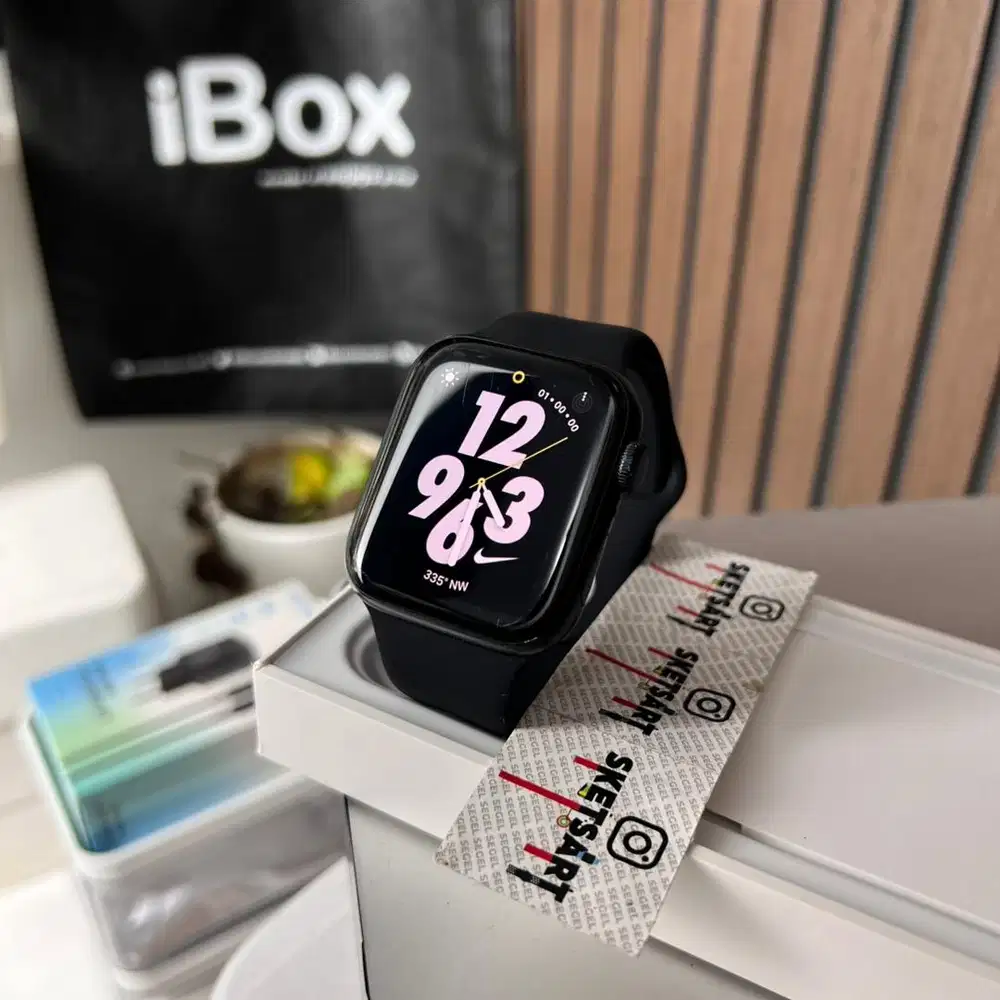 Apple Watch SE Gen 2 44mm iBox Black iwatch Battery Health 83%