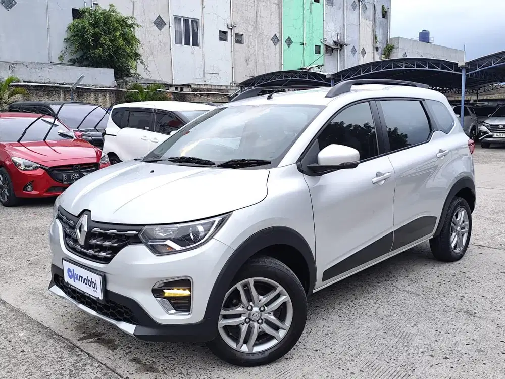 DP RENDAH - Renault Triber 1.0 RXZ Bensin-AT 2021