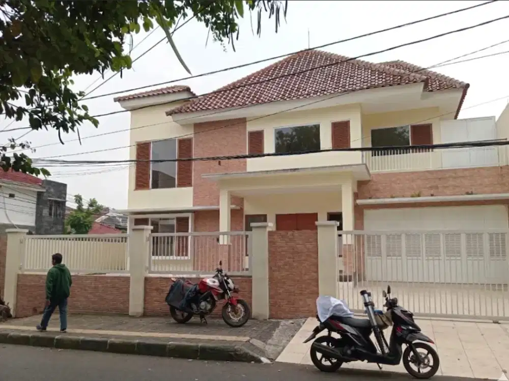 Rumah mewah daerah elite bandung, sukajadi, dekat mall PVJ dan Rumah Sakit cocok untuk kantor dan rumah tinggal