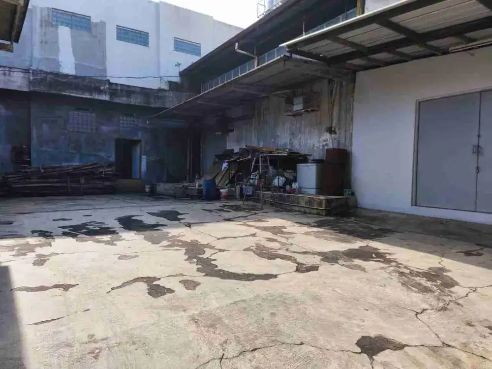 Di Jual Ruang usaha dengan tempat tinggal strategis di Bandung