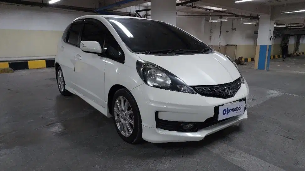DP MURAH Honda Jazz 1.5 RS Bensin-AT 2014 Putih CTYRB