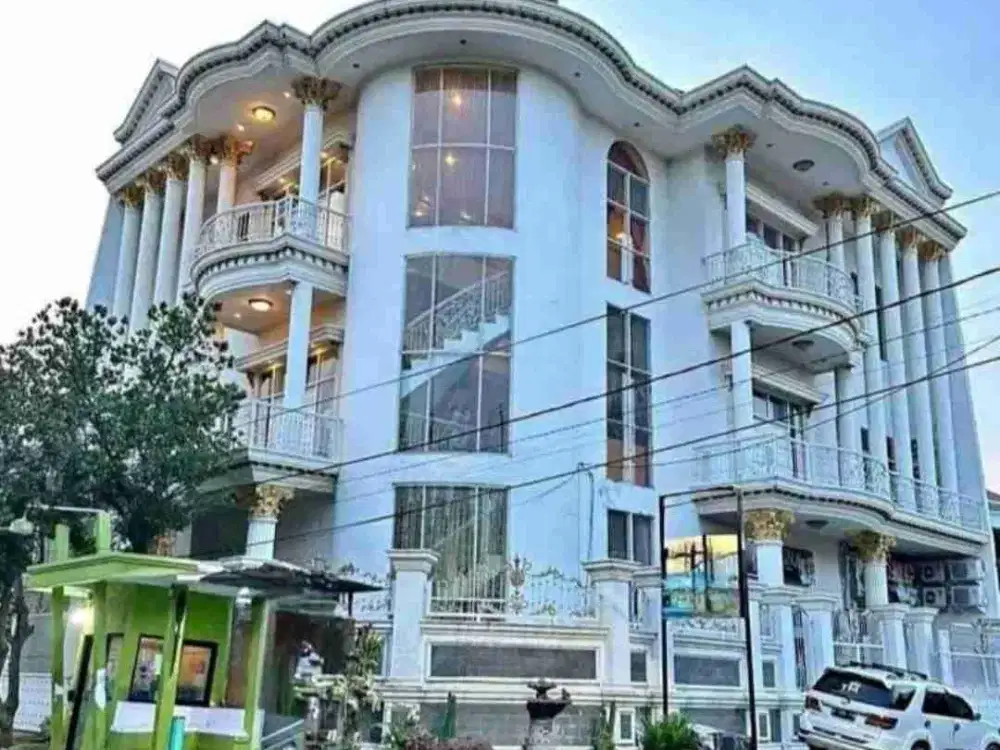 RUMAH SULTAN MEWAH 3LANTAI SURABAYA TIMUR SIAP HUNI