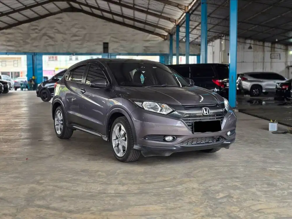 (TDP 25 JUTA) Honda HRV 1.5 S Manual 2017