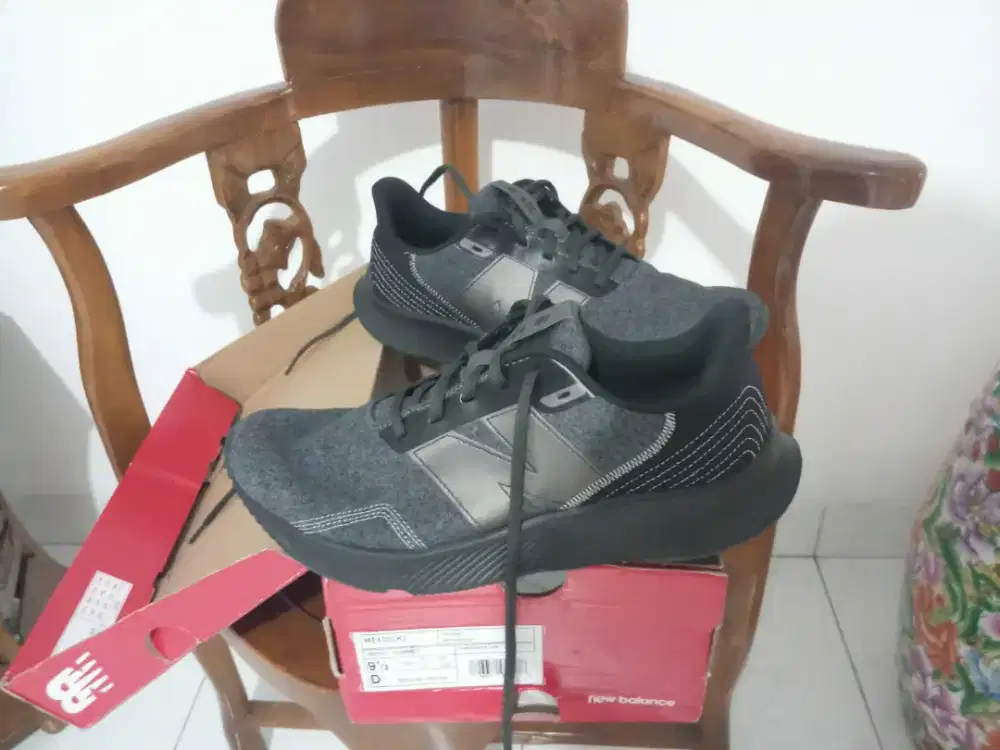 Sepatu New Balance 430v3 Black Grey Size 43 Original Like New