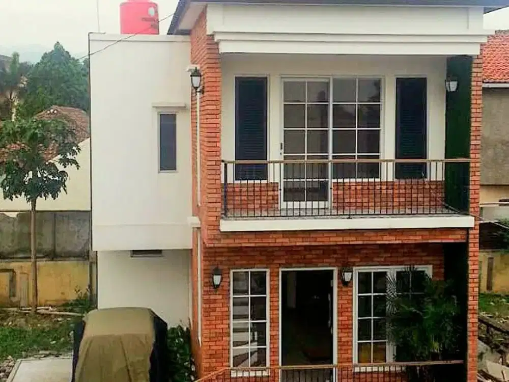 RUMAH KONSEP MODERN WESTERN DENGAN LINGKUNGAN NYAMAN DAN TENANG DI CIKUTRA