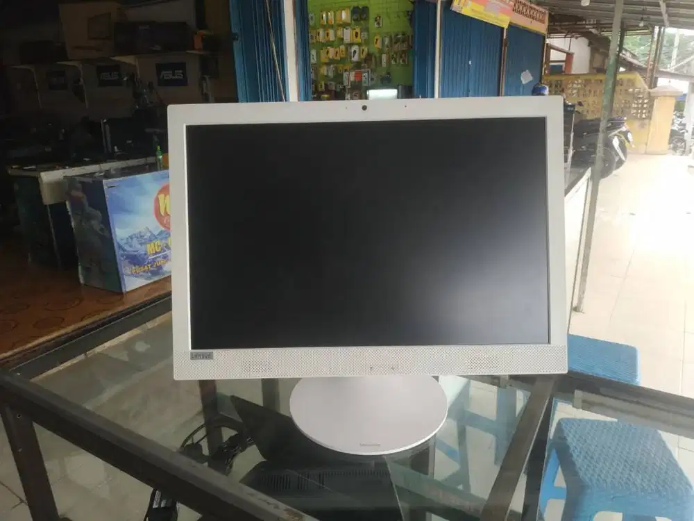 PC AIO LENOVO irit Listrik untuk pekerjaan ringan dan layar lebar