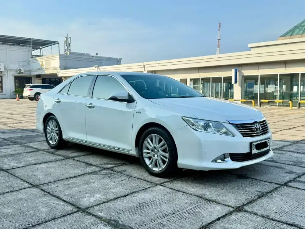 Toyota Camry 2.5 V 2013 KM 129RB