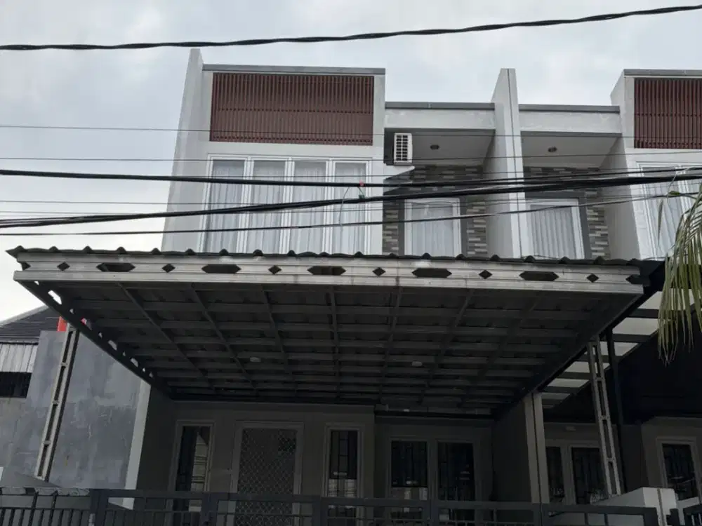Di Jual Rumah 2 Lantai dalam Komplek Imperial Gading, Jakarta Utara