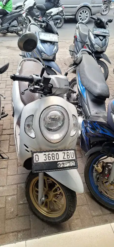 Honda Scoopy Stylish Putih – Siap Pakai, Irit & Fashionable