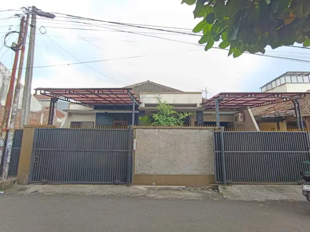 TURUN HARGA ! RUMAH STRATEGIS DENGAN LINGKUNGAN TENANG DI ARCAMANIK ENDAH