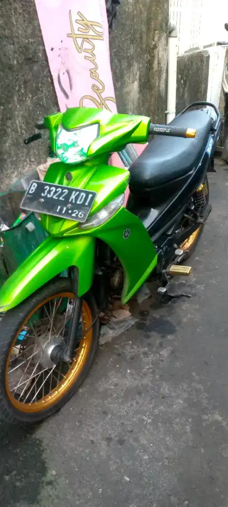 Vega ZR 2011 warna hijau itam