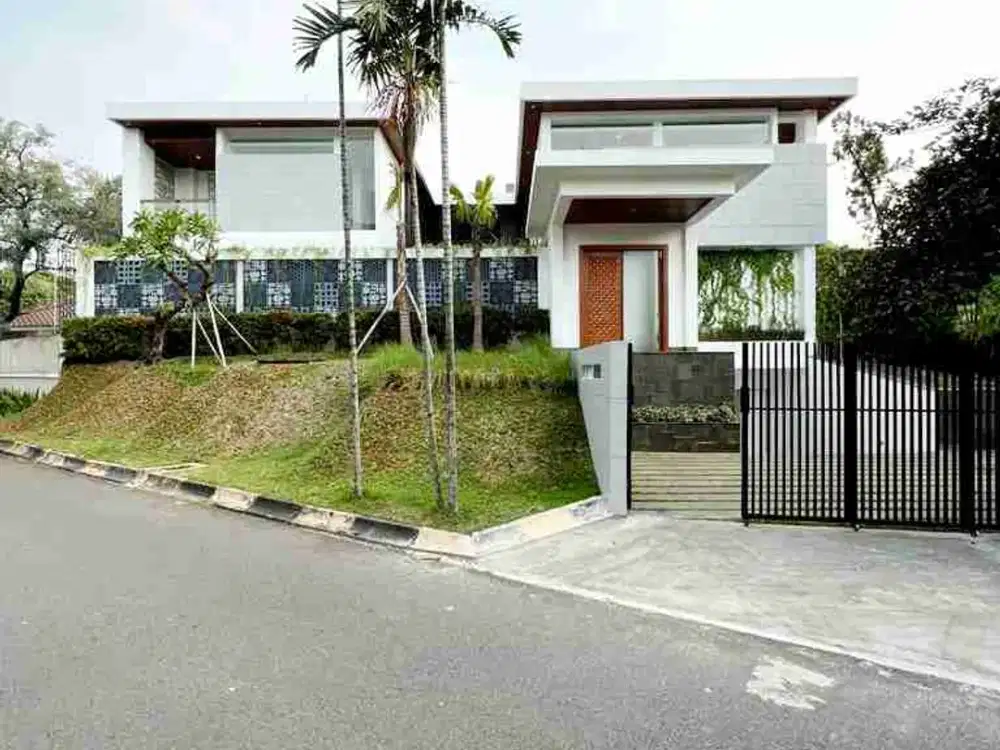 RUMAH MEWAH LUXURY 3 LANTAI ADA SWIM POOL DI TERRACE BUKIT GOLF, BSD CITY