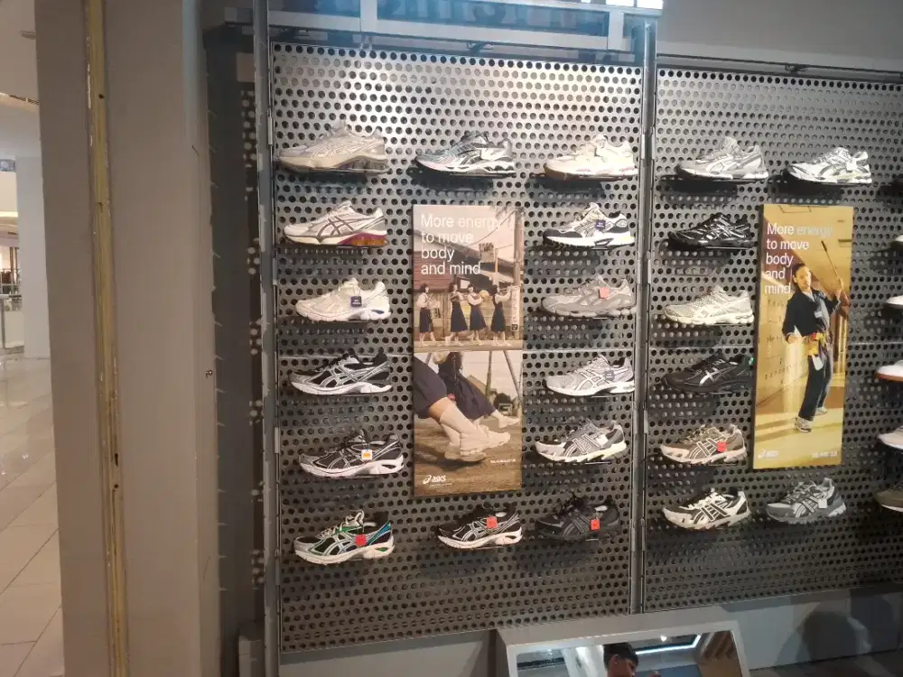 KREDIT SEPATU RUNNING EASICS SEGAMPANG ITU HANYA DI HOME KREDIT BUNGA0