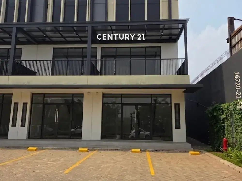 Disewakan Ruko Posisi Hook Dan  Brand New Di Botanica Avenue