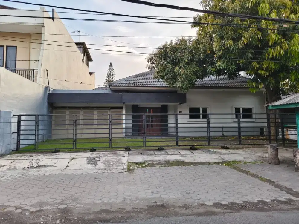 Dijual rumah kantor luas dan lebar di Jemursari Surabaya selatan