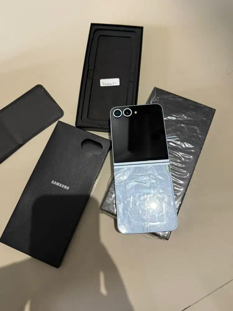 galaxy z flip 6 mulus plastikan